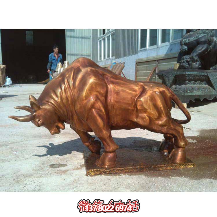高雅精致的華爾街牛銅雕塑，點綴園林景觀