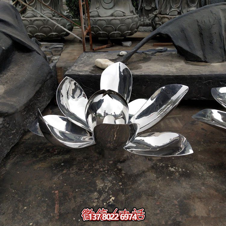 藝術融入公園，炫彩不銹鋼鏡面荷花雕塑