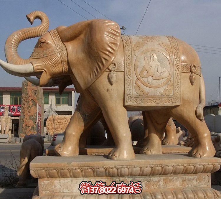 大型黃蠟石雕大象雕塑，為企業、酒店、景觀增添華麗風采