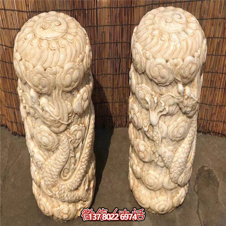 精美石柱浮雕擺件，添上龍庭院門口的濃濃文化氣息