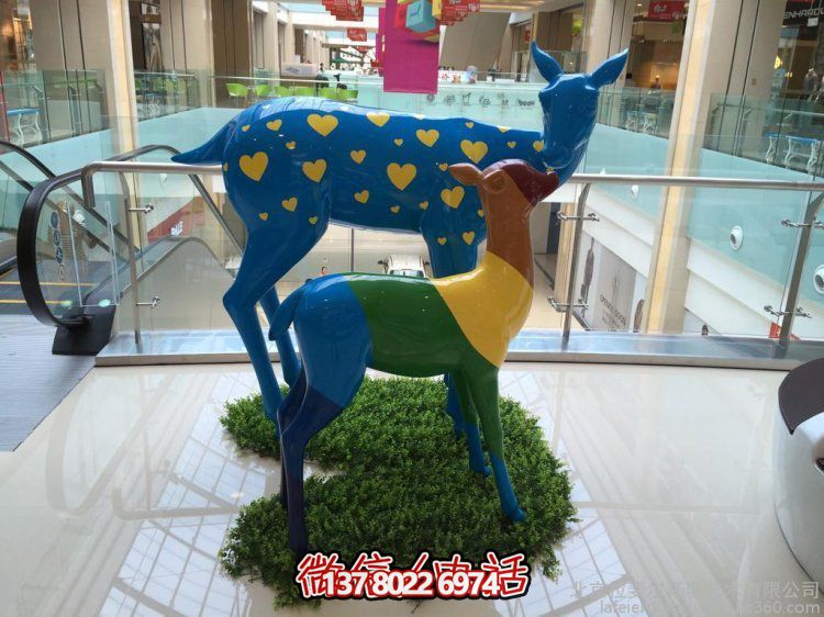 玻璃鋼手工彩繪小鹿擺件，為你的商場增添溫馨美感