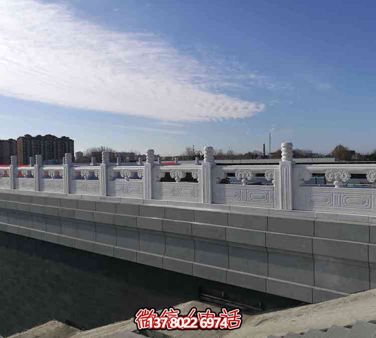 精美石雕橋欄桿，藝術美學完美結合