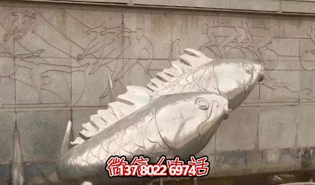 庭院里擺放的雙魚玻璃鋼創意乒乓球雕塑 庭院里擺放的雙魚玻璃鋼創意乒乓球雕塑