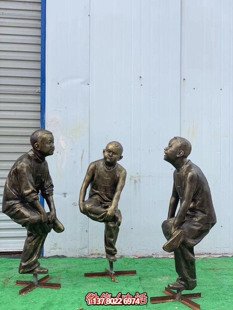玻璃鋼仿銅民俗生活人物斗雞雕塑 玻璃鋼仿銅民俗生活人物斗雞雕塑