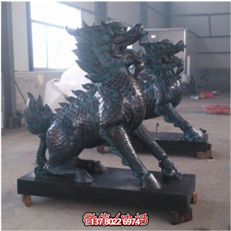 別墅門口一對大型動(dòng)物景觀不銹鋼仿古做舊麒麟雕塑 別墅門口一對大型動(dòng)物景觀不銹鋼仿古做舊麒麟雕塑