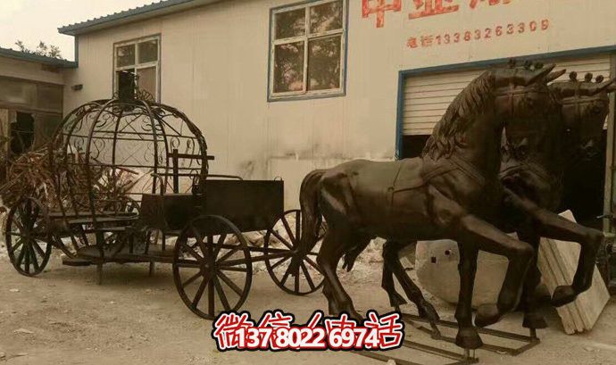 購物商場擺放黑色鑄造青銅馬車雕塑 購物商場擺放黑色鑄造青銅馬車雕塑